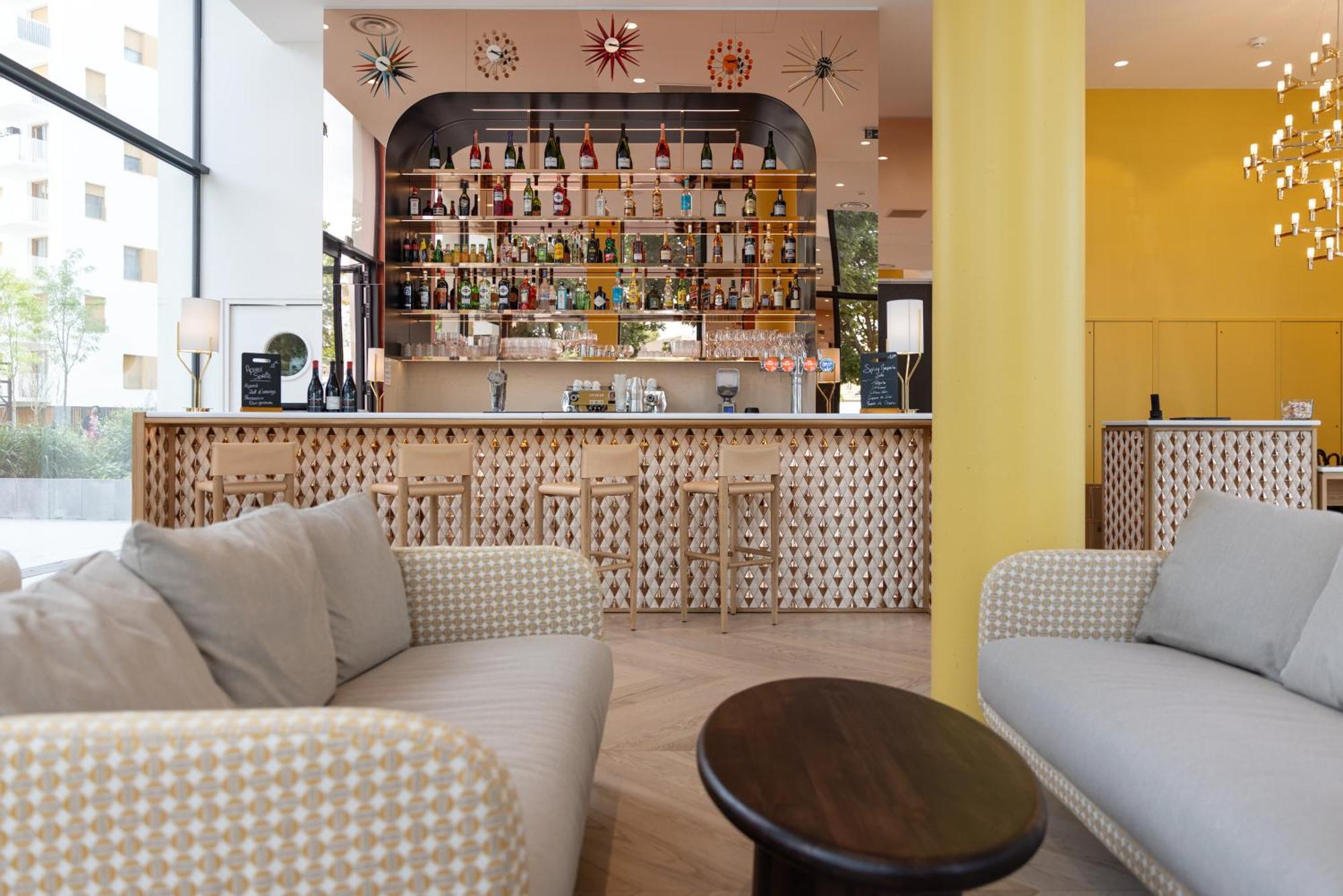 Hotel Kyriad Prestige Paris Asnieres Exterior photo